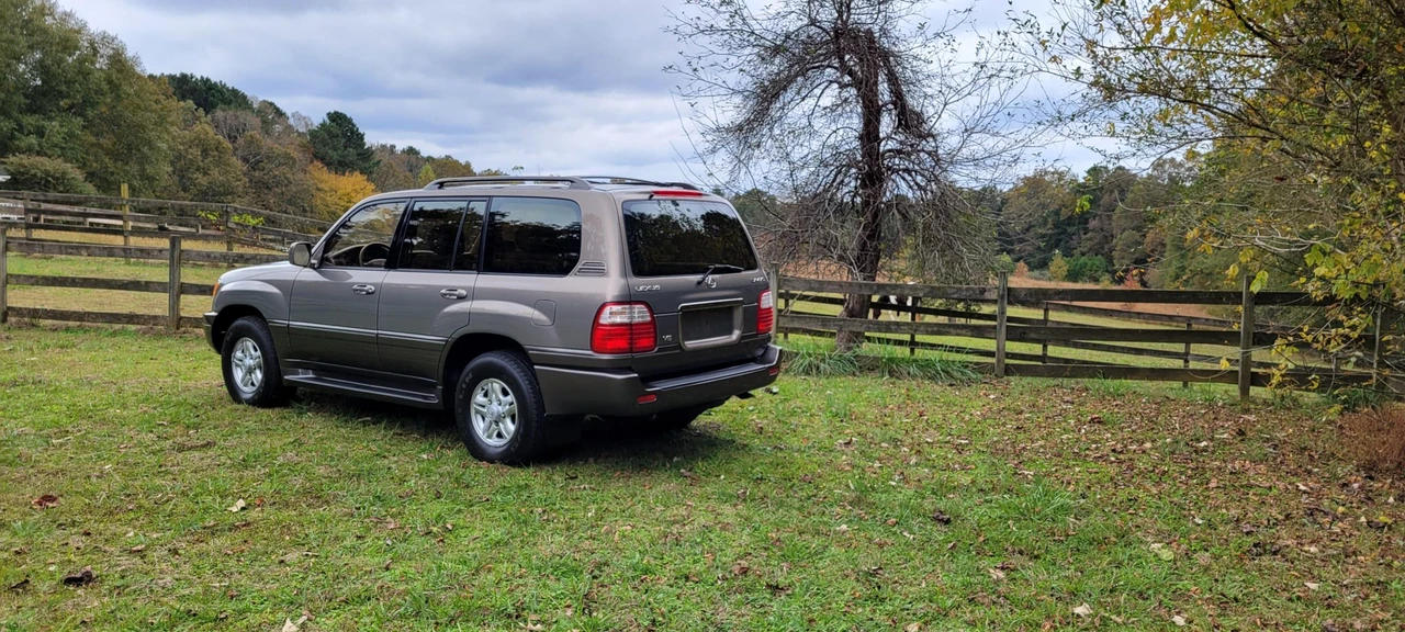 1999 Lexus LX 2nd Gen - Image 16 of 31