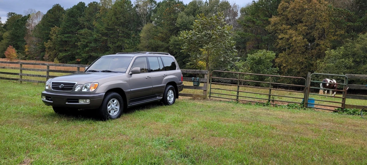 1999 Lexus LX 2nd Gen - Image 6 of 31