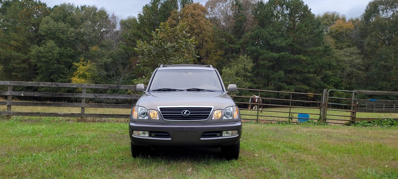 1999 Lexus LX 2nd Gen - Image 26 of 31