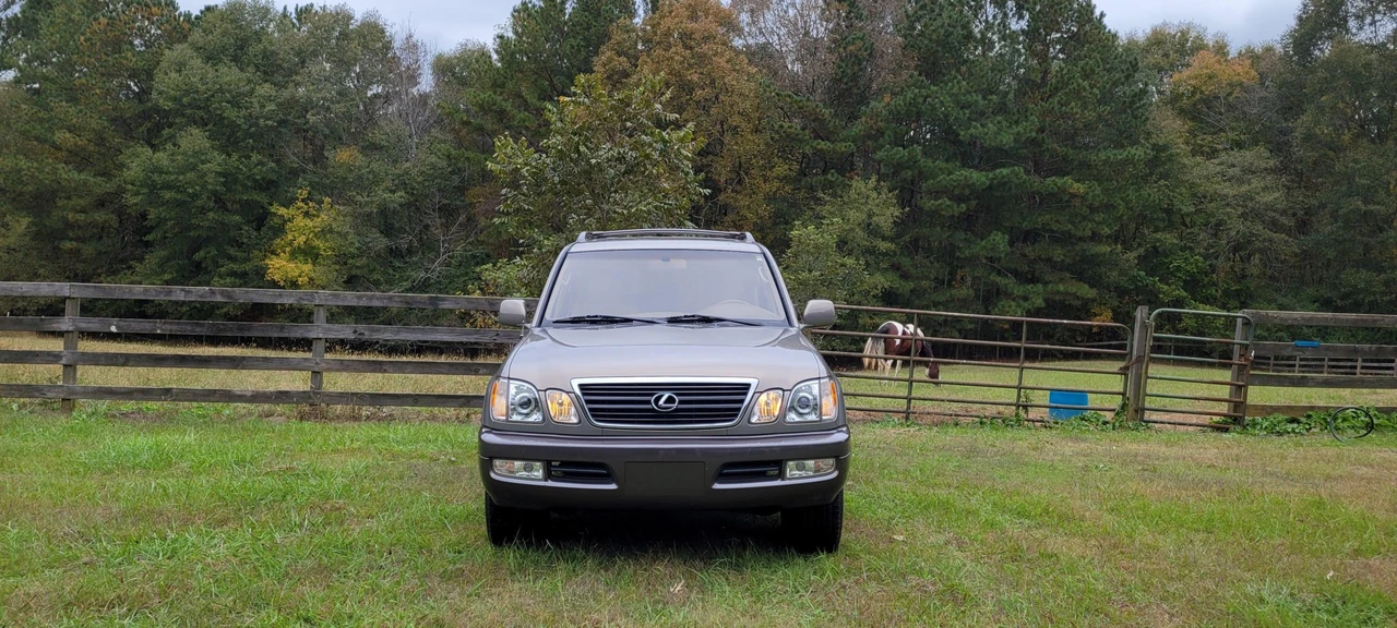 1999 Lexus LX 2nd Gen - Image 25 of 31