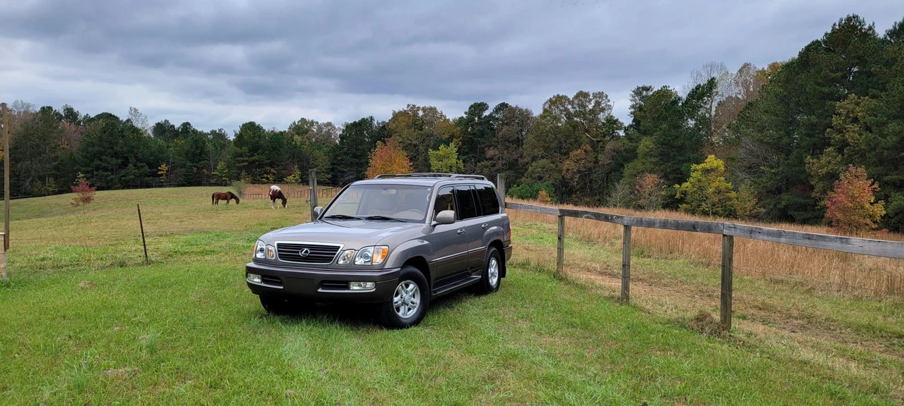 1999 Lexus LX 2nd Gen - Image 3 of 31