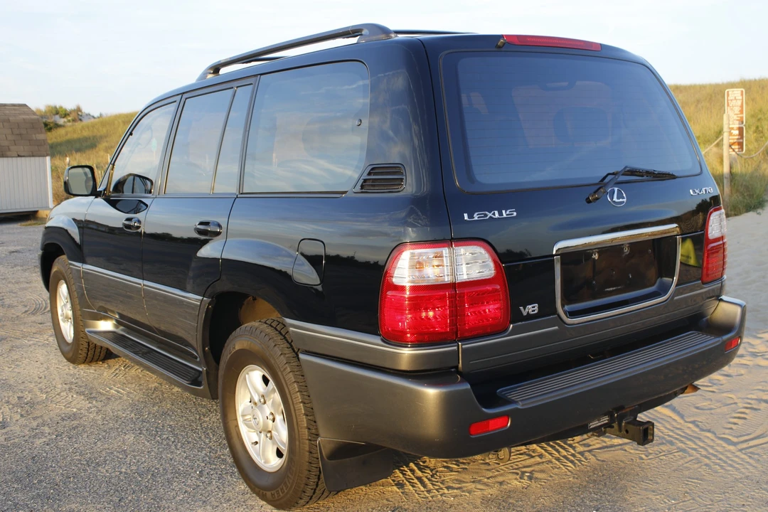 1999 Lexus LX 2nd Gen - Image 8 of 31