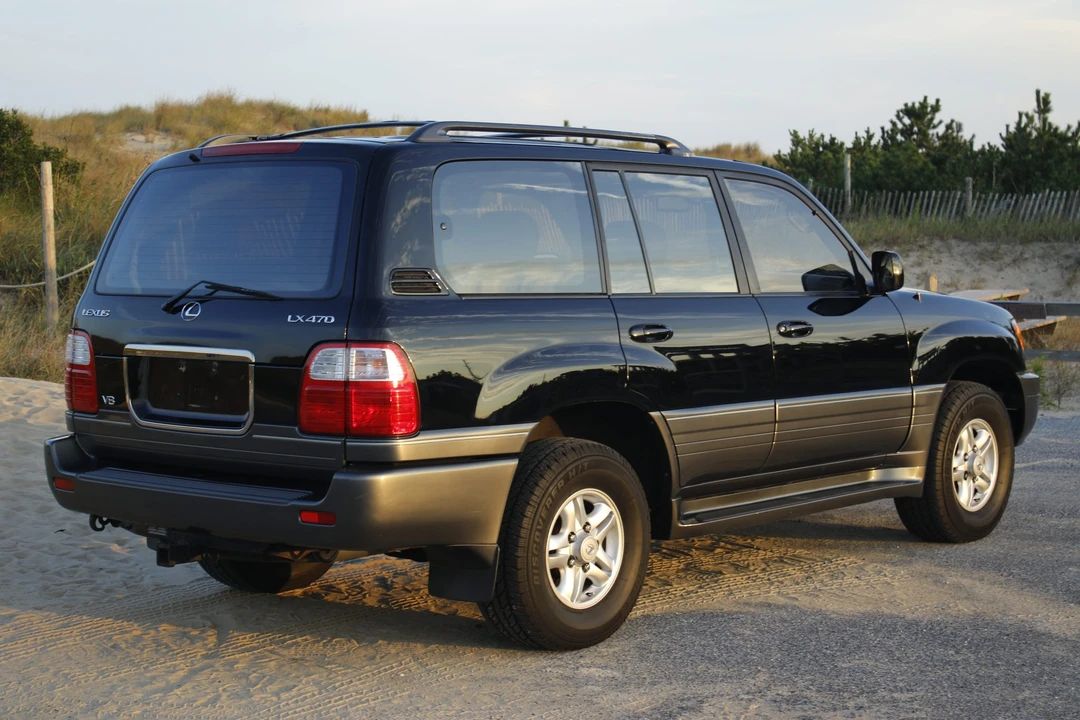 1999 Lexus LX 2nd Gen - Image 10 of 31