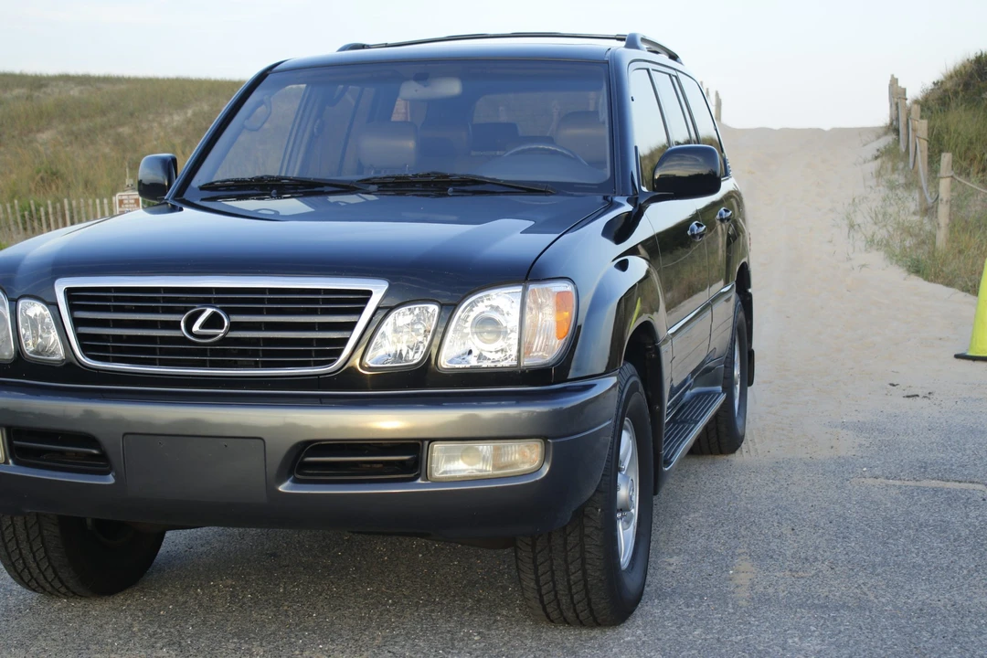1999 Lexus LX 2nd Gen - Image 31 of 31