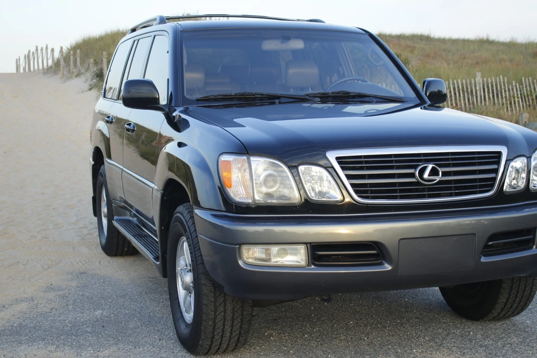 1999 Lexus LX 2nd Gen - Image 30 of 31