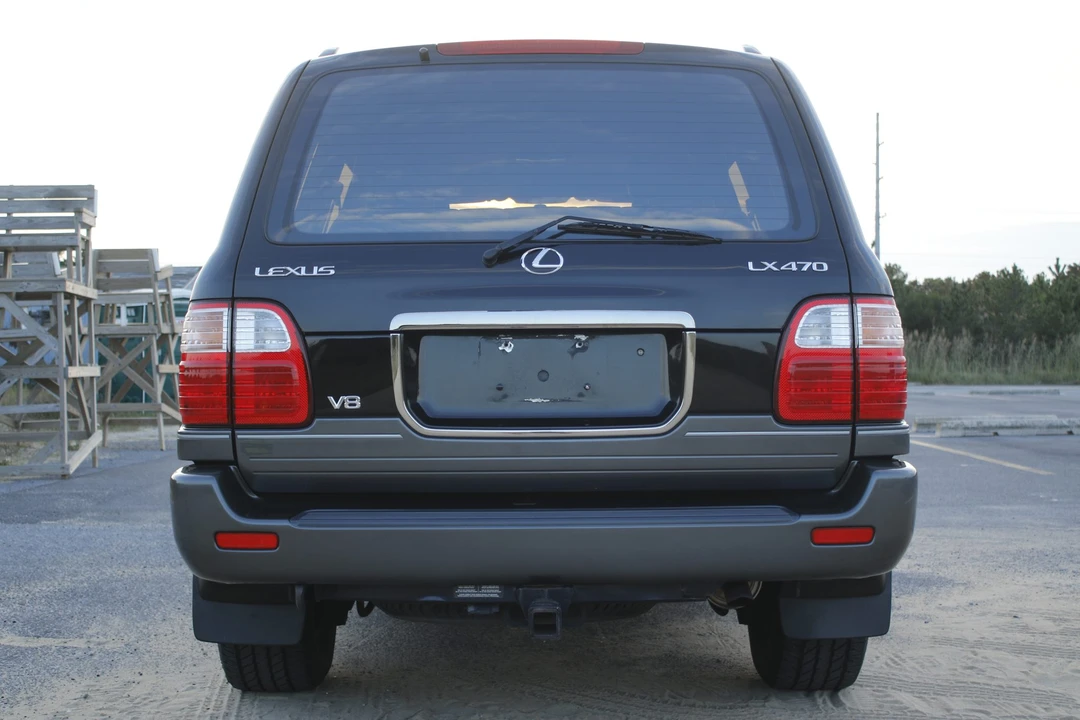 1999 Lexus LX 2nd Gen - Image 25 of 31