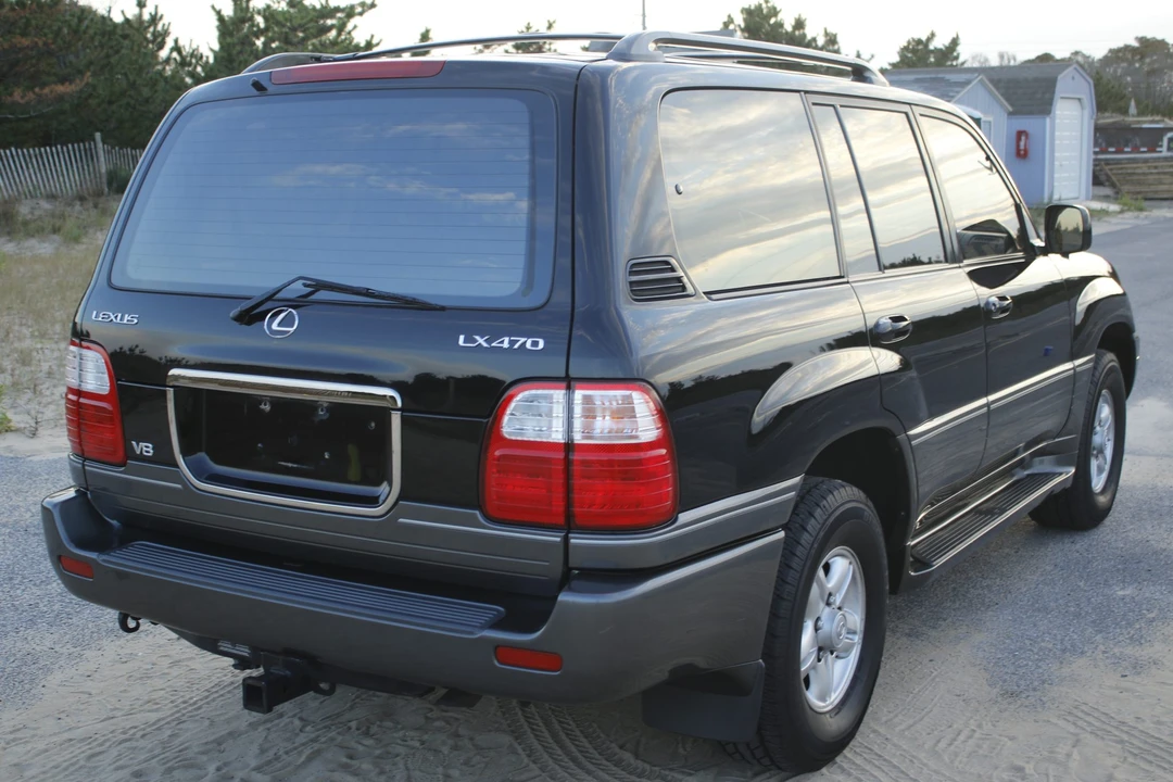 1999 Lexus LX 2nd Gen - Image 27 of 31