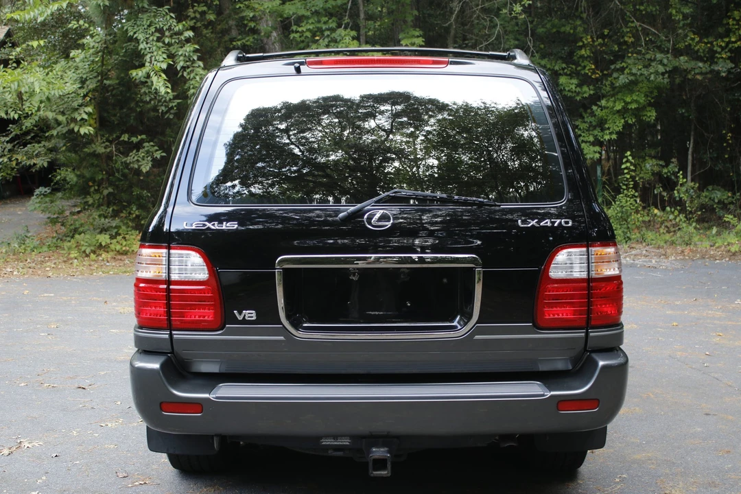1999 Lexus LX 2nd Gen - Image 26 of 31