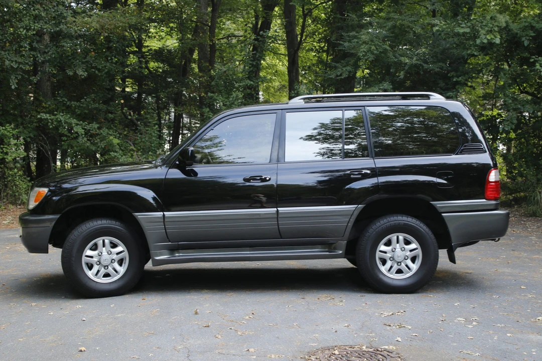 1999 Lexus LX 2nd Gen - Image 20 of 31