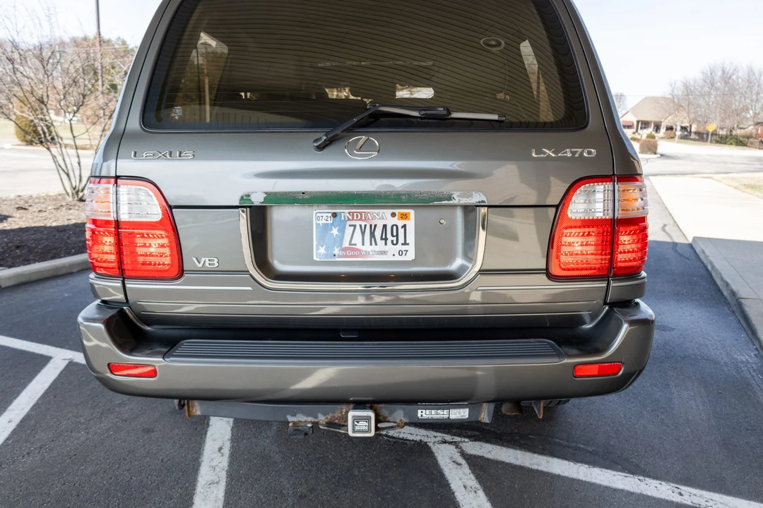 1999 Lexus LX 2nd Gen - Image 23 of 31