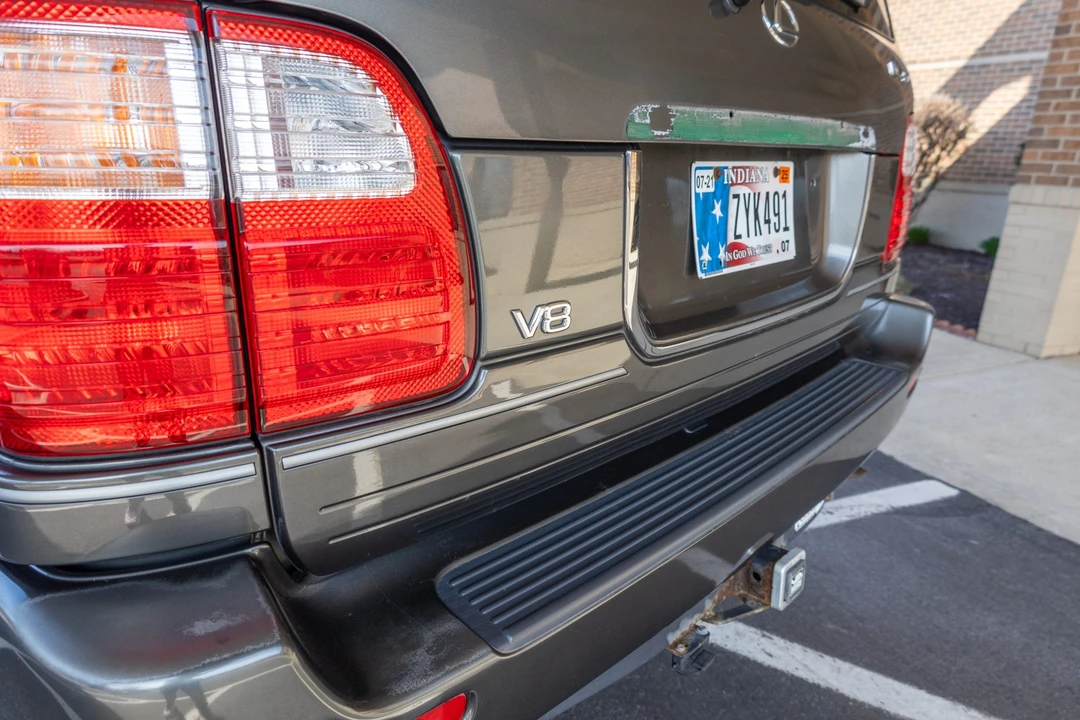 1999 Lexus LX 2nd Gen - Image 26 of 31