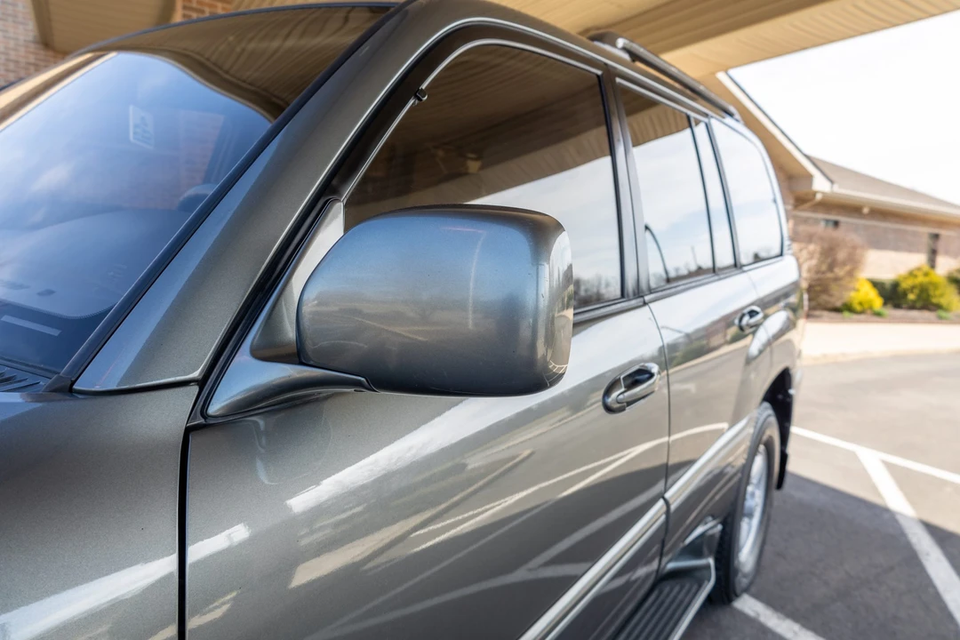 1999 Lexus LX 2nd Gen - Image 13 of 31