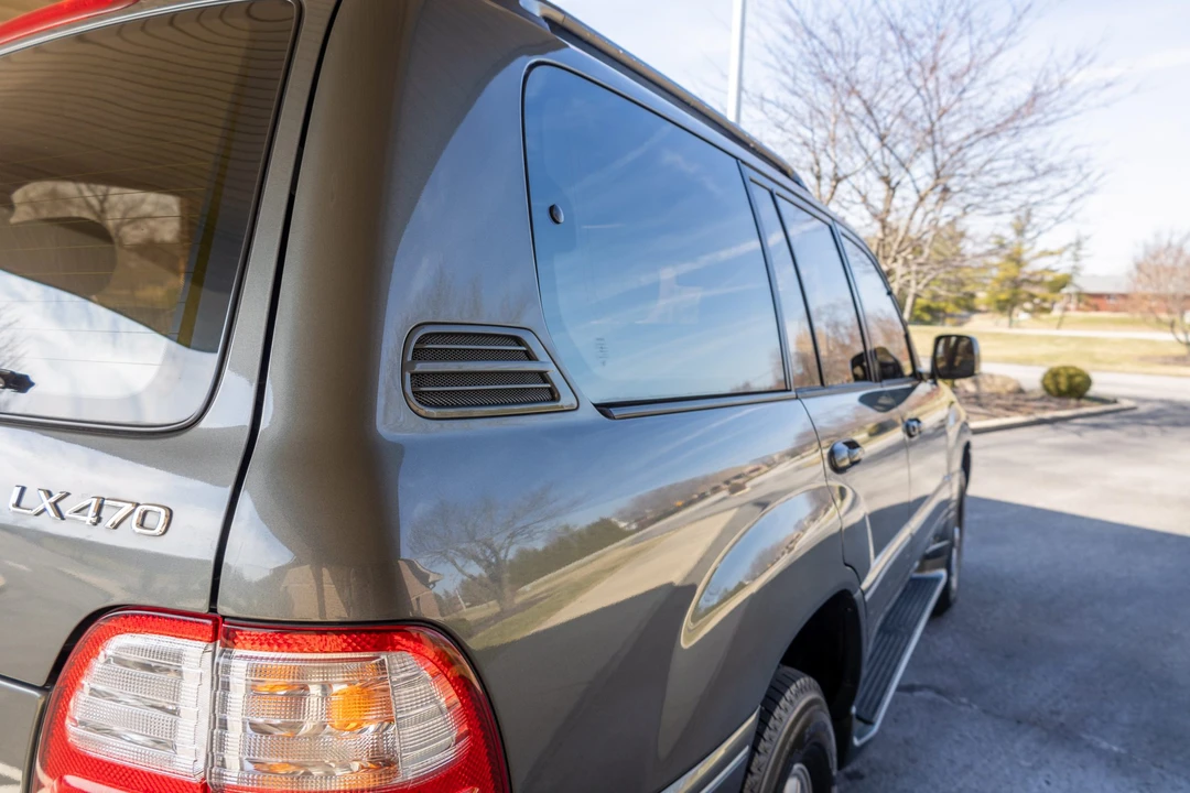 1999 Lexus LX 2nd Gen - Image 14 of 31