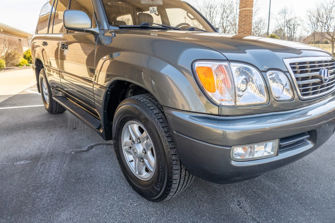 1999 Lexus LX 2nd Gen - Image 12 of 31