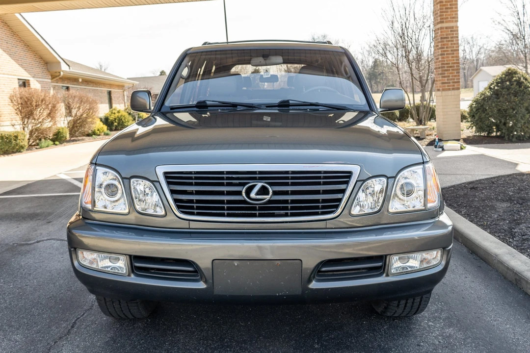 1999 Lexus LX 2nd Gen - Image 3 of 31