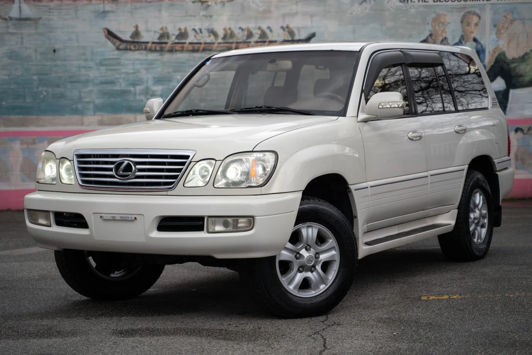 1999 Lexus LX 2nd Gen - Image 4 of 31