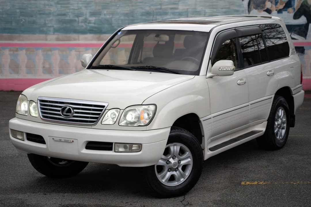 1999 Lexus LX 2nd Gen - Image 5 of 31