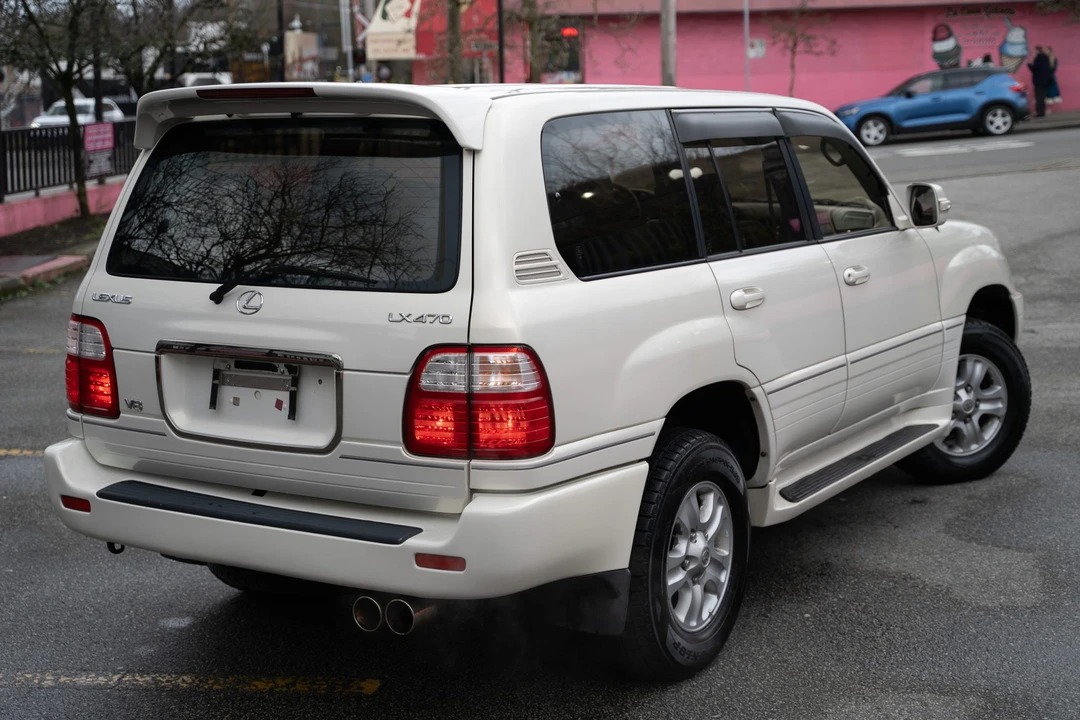 1999 Lexus LX 2nd Gen - Image 17 of 31