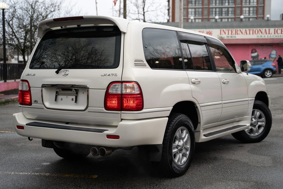 1999 Lexus LX 2nd Gen - Image 18 of 31
