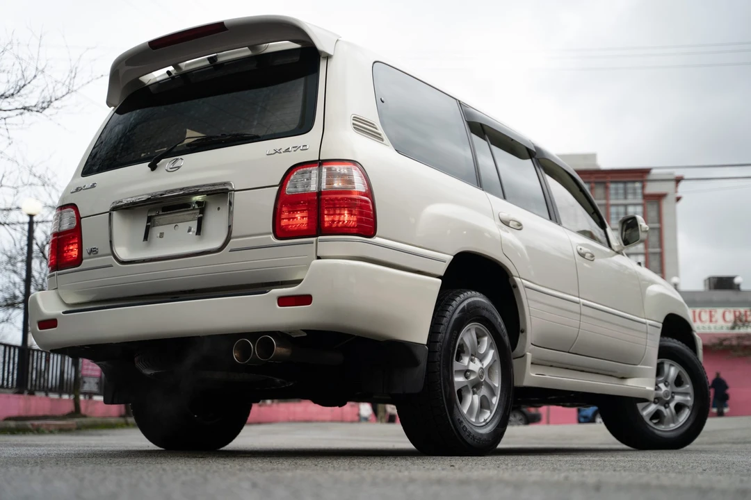 1999 Lexus LX 2nd Gen - Image 21 of 31