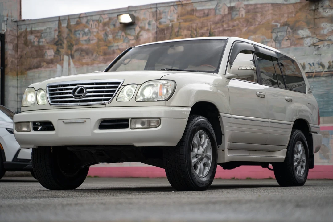 1999 Lexus LX 2nd Gen - Image 8 of 31