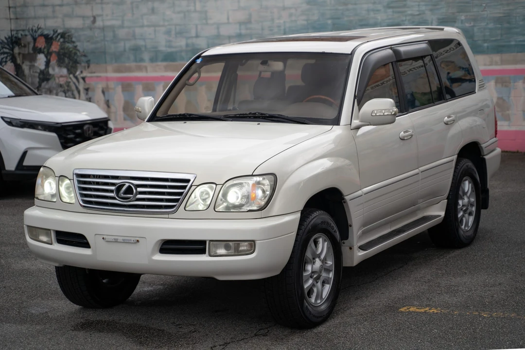 1999 Lexus LX 2nd Gen - Image 6 of 31