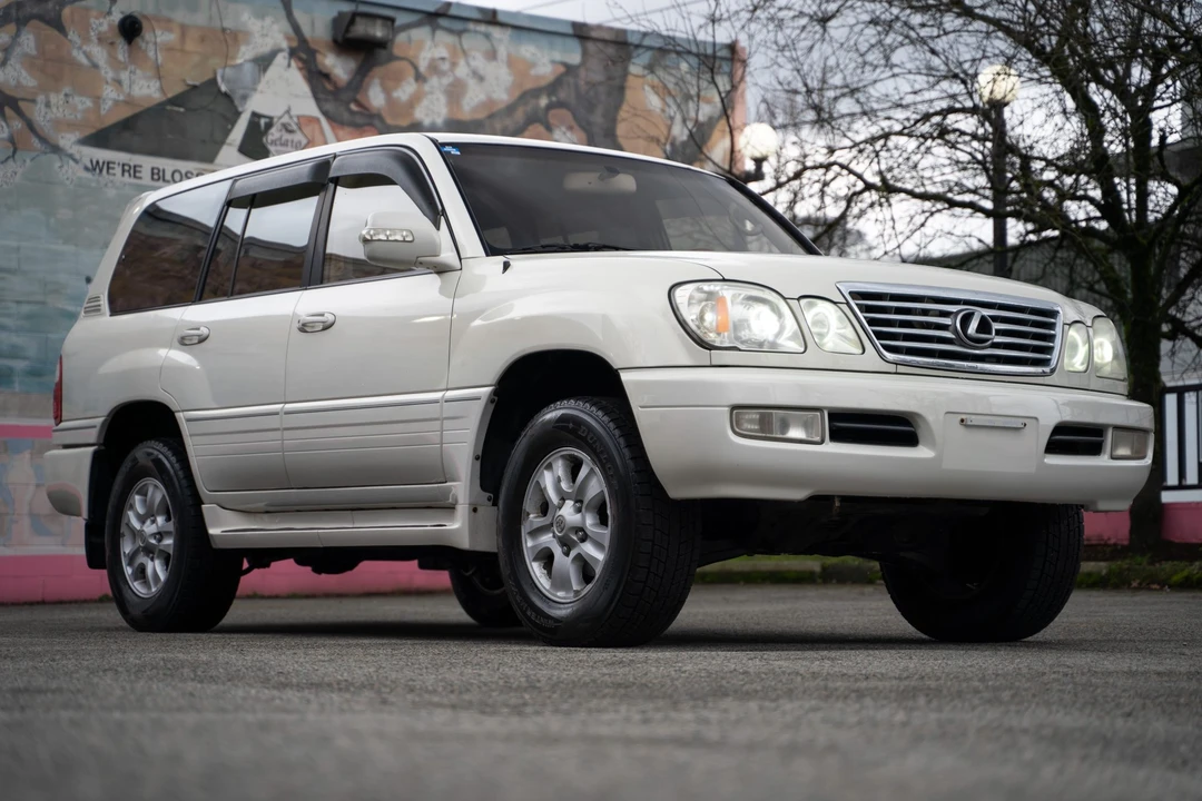 1999 Lexus LX 2nd Gen - Image 14 of 31