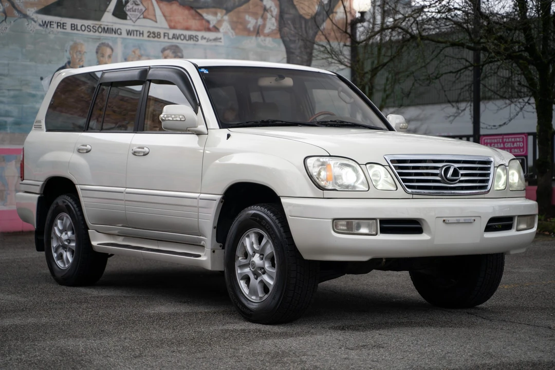 1999 Lexus LX 2nd Gen - Image 15 of 31