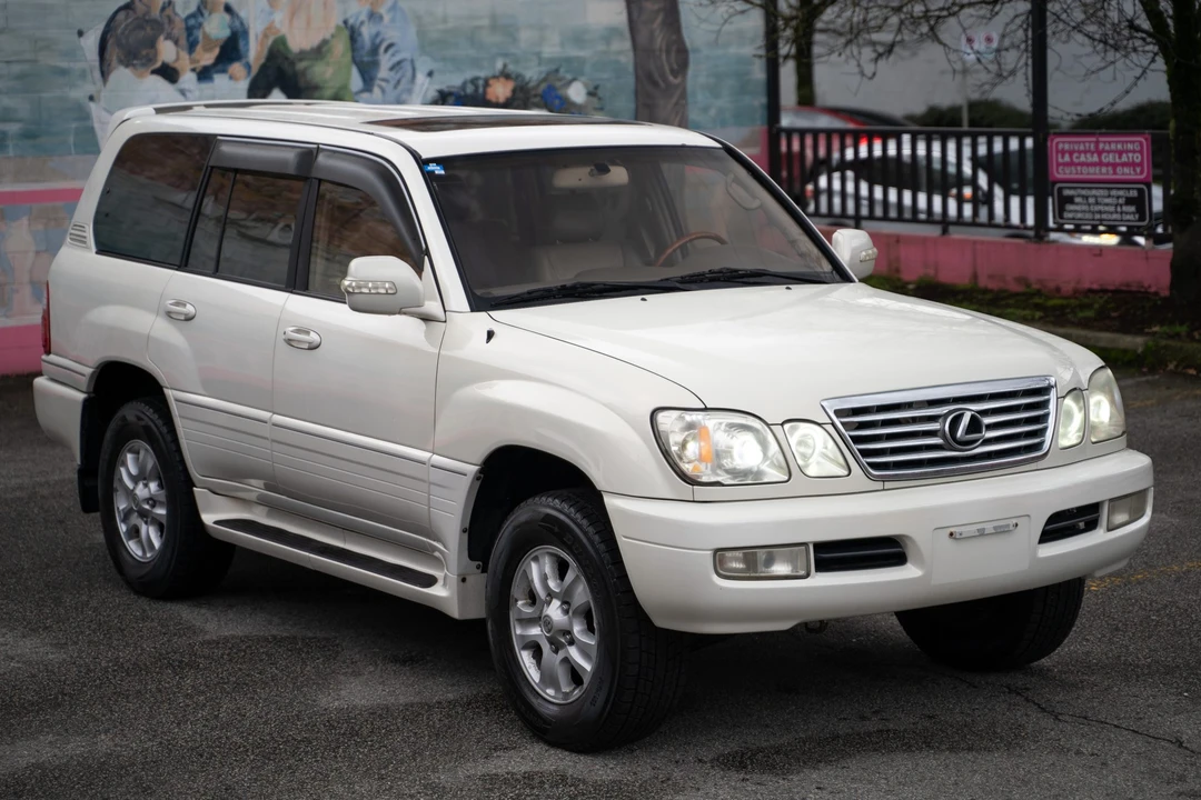 1999 Lexus LX 2nd Gen - Image 13 of 31
