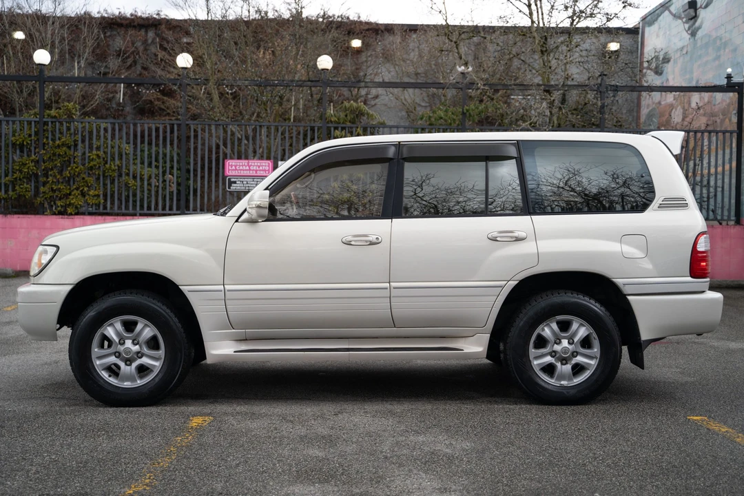 1999 Lexus LX 2nd Gen - Image 29 of 31