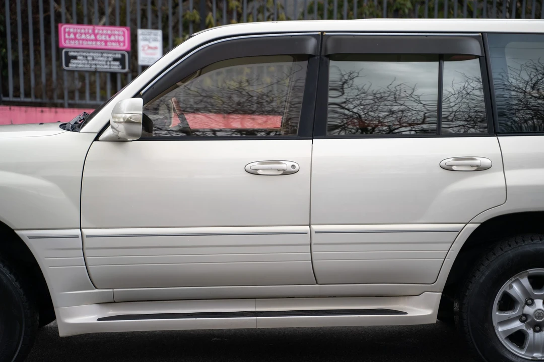 1999 Lexus LX 2nd Gen - Image 31 of 31