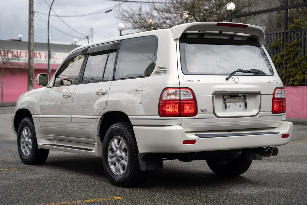 1999 Lexus LX 2nd Gen - Image 27 of 31