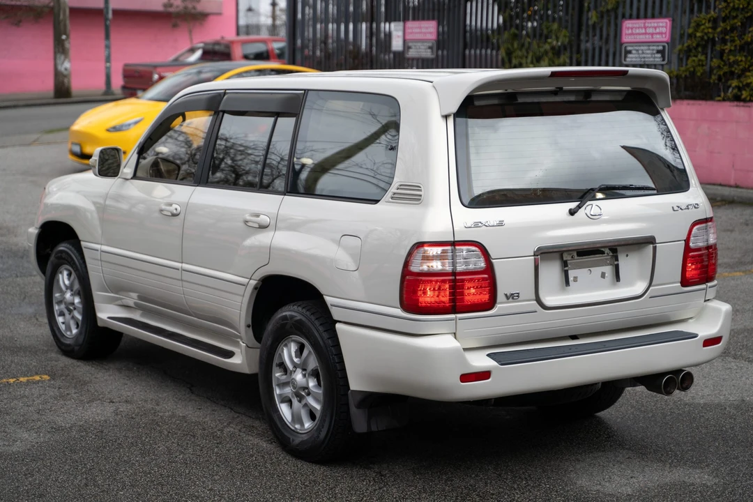 1999 Lexus LX 2nd Gen - Image 28 of 31