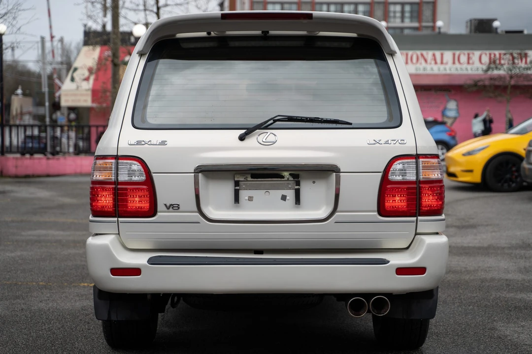 1999 Lexus LX 2nd Gen - Image 24 of 31