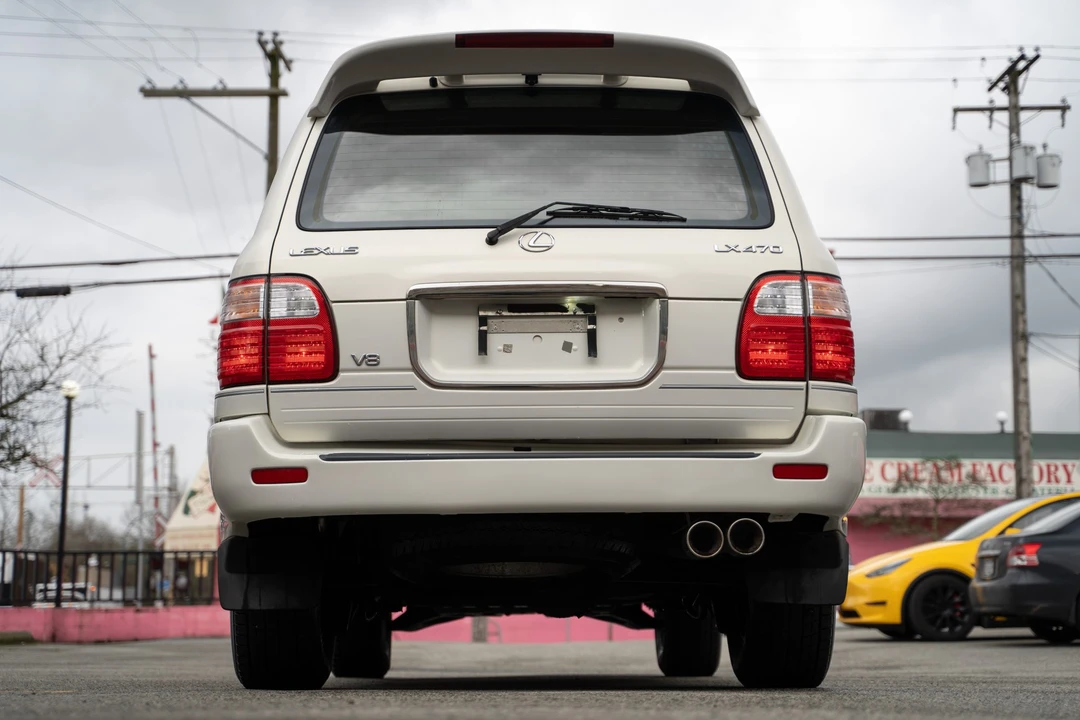 1999 Lexus LX 2nd Gen - Image 25 of 31