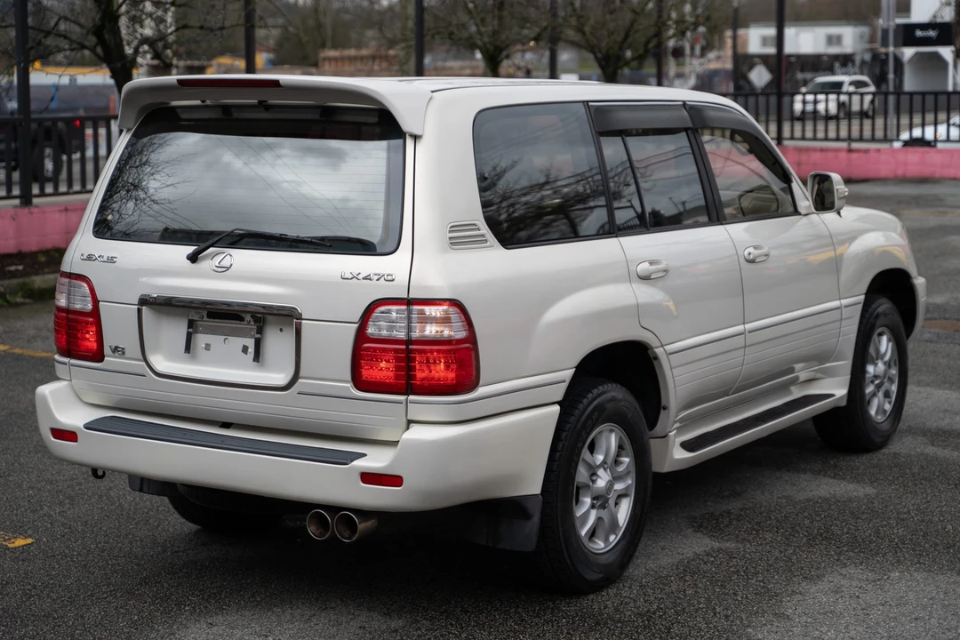 1999 Lexus LX 2nd Gen - Image 22 of 31