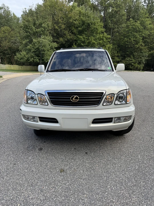 1999 Lexus LX 2nd Gen - Image 10 of 31