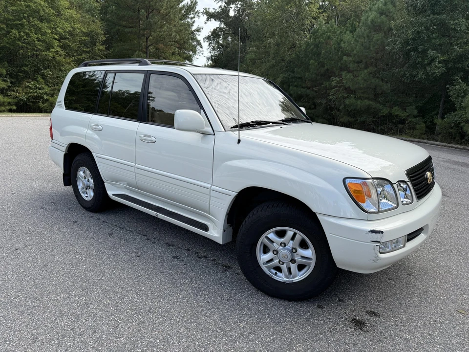 1999 Lexus LX 2nd Gen - Image 14 of 31