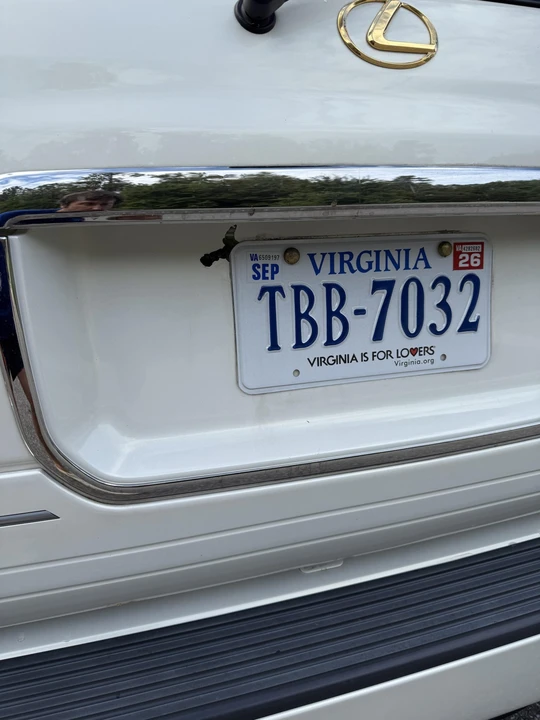 1999 Lexus LX 2nd Gen - Image 21 of 31