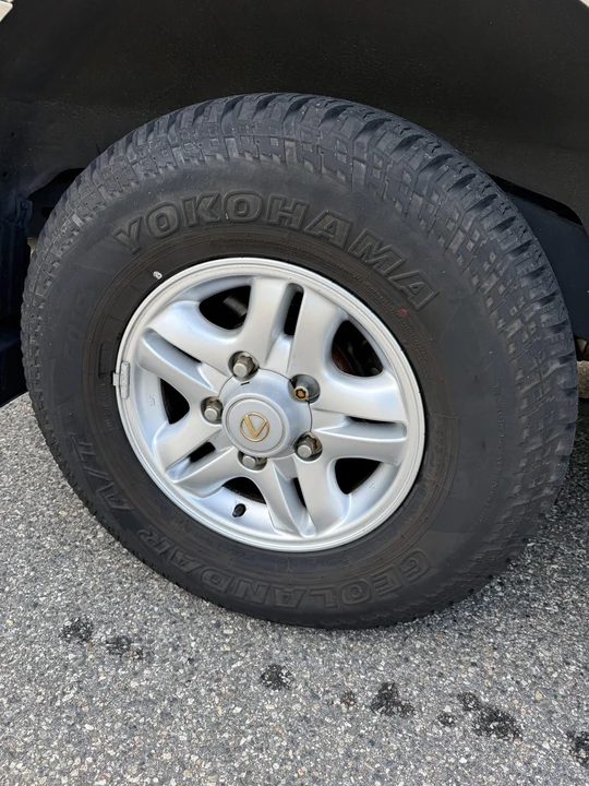 1999 Lexus LX 2nd Gen - Image 28 of 31