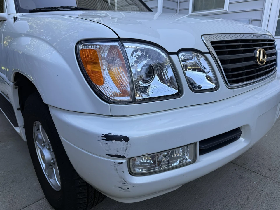 1999 Lexus LX 2nd Gen - Image 17 of 31