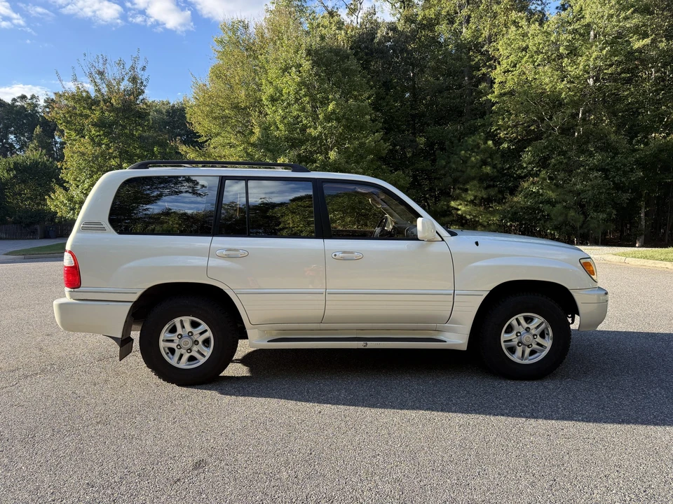 1999 Lexus LX 2nd Gen - Image 6 of 31