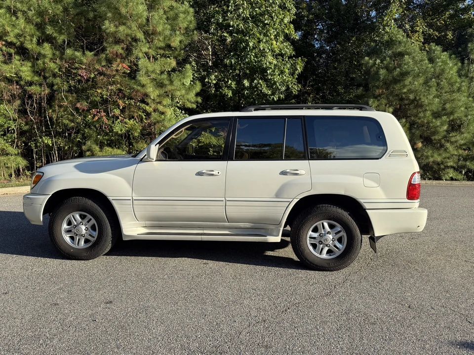 1999 Lexus LX 2nd Gen - Image 3 of 31
