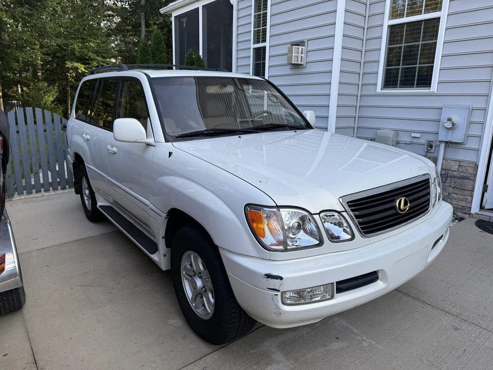 1999 Lexus LX 2nd Gen - Image 15 of 31