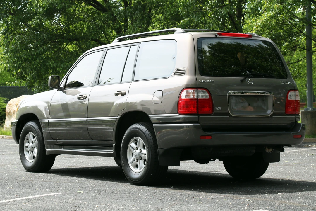 1999 Lexus LX 2nd Gen - Image 28 of 31