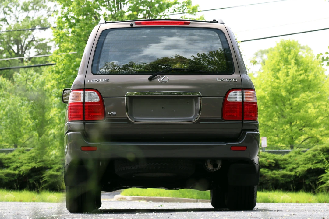 1999 Lexus LX 2nd Gen - Image 24 of 31