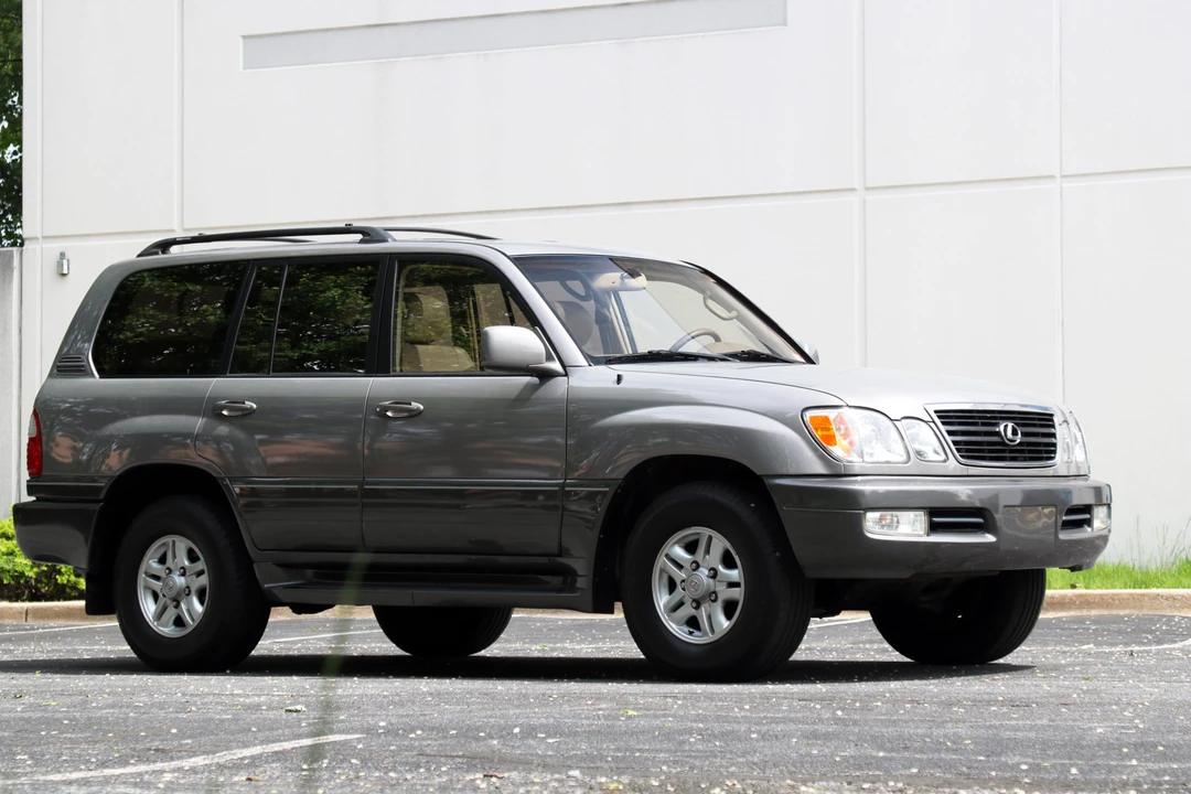 1999 Lexus LX 2nd Gen - Image 14 of 31