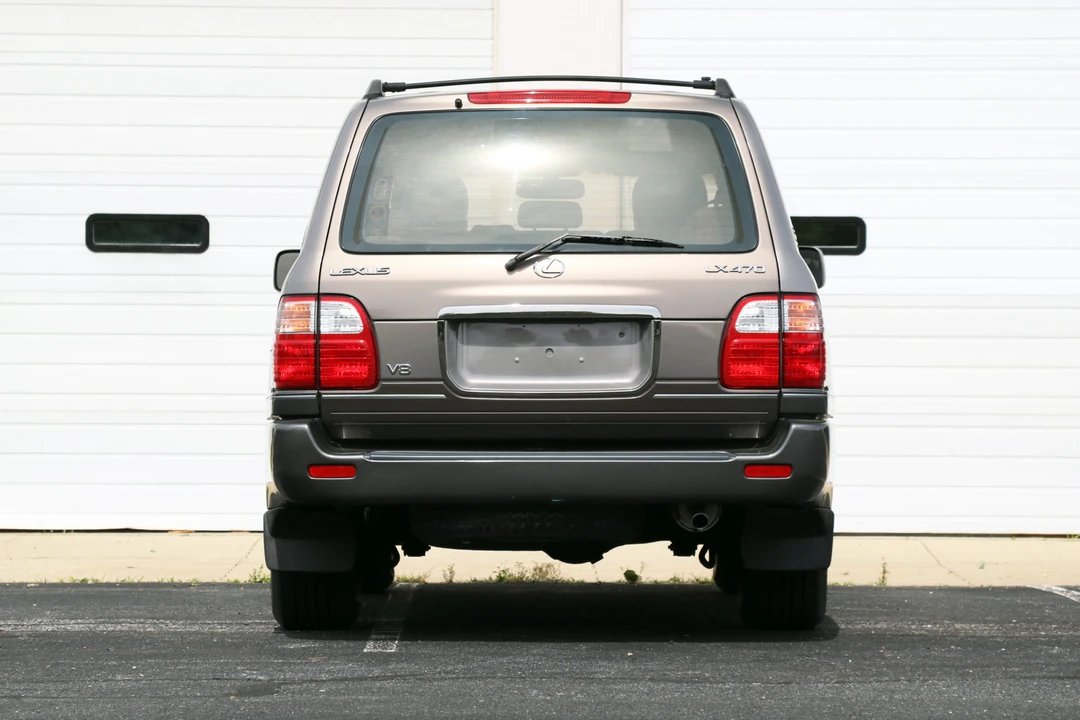 1999 Lexus LX 2nd Gen - Image 23 of 31