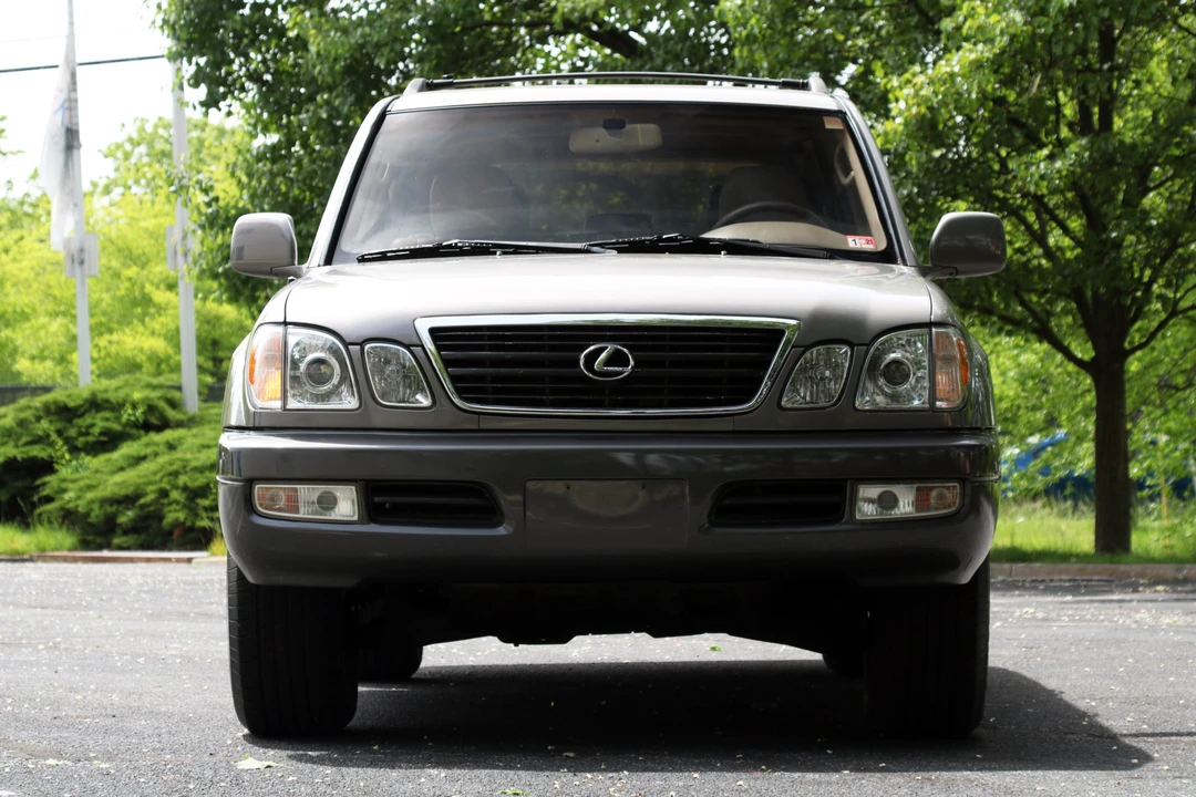 1999 Lexus LX 2nd Gen - Image 8 of 31