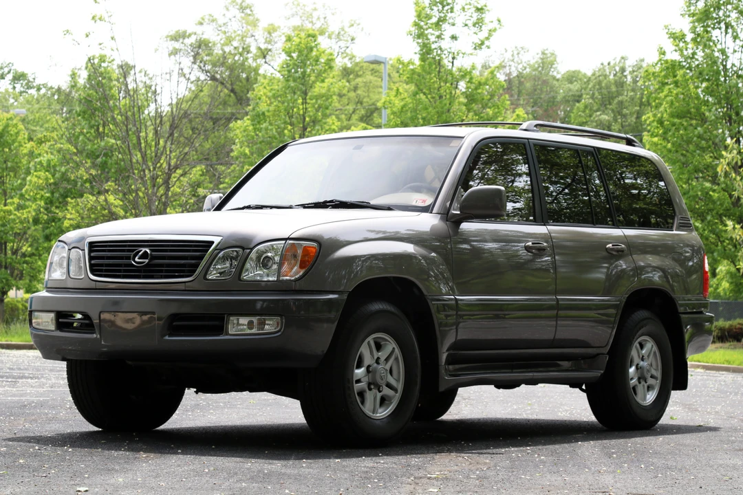 1999 Lexus LX 2nd Gen - Image 5 of 31